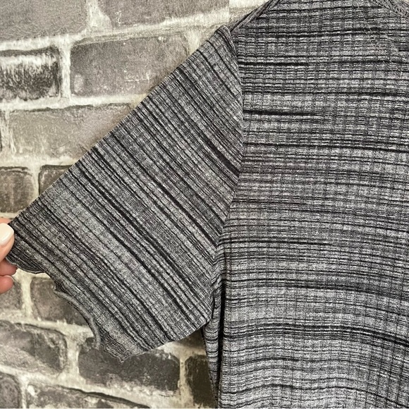 REFORMATION Jeans Perry Charcoal Stretchy Midi Dress Short Sleeve Lettuce Hem - Picture 5 of 10